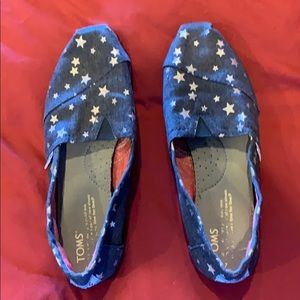 Adorable Toms Canvas Shoes!